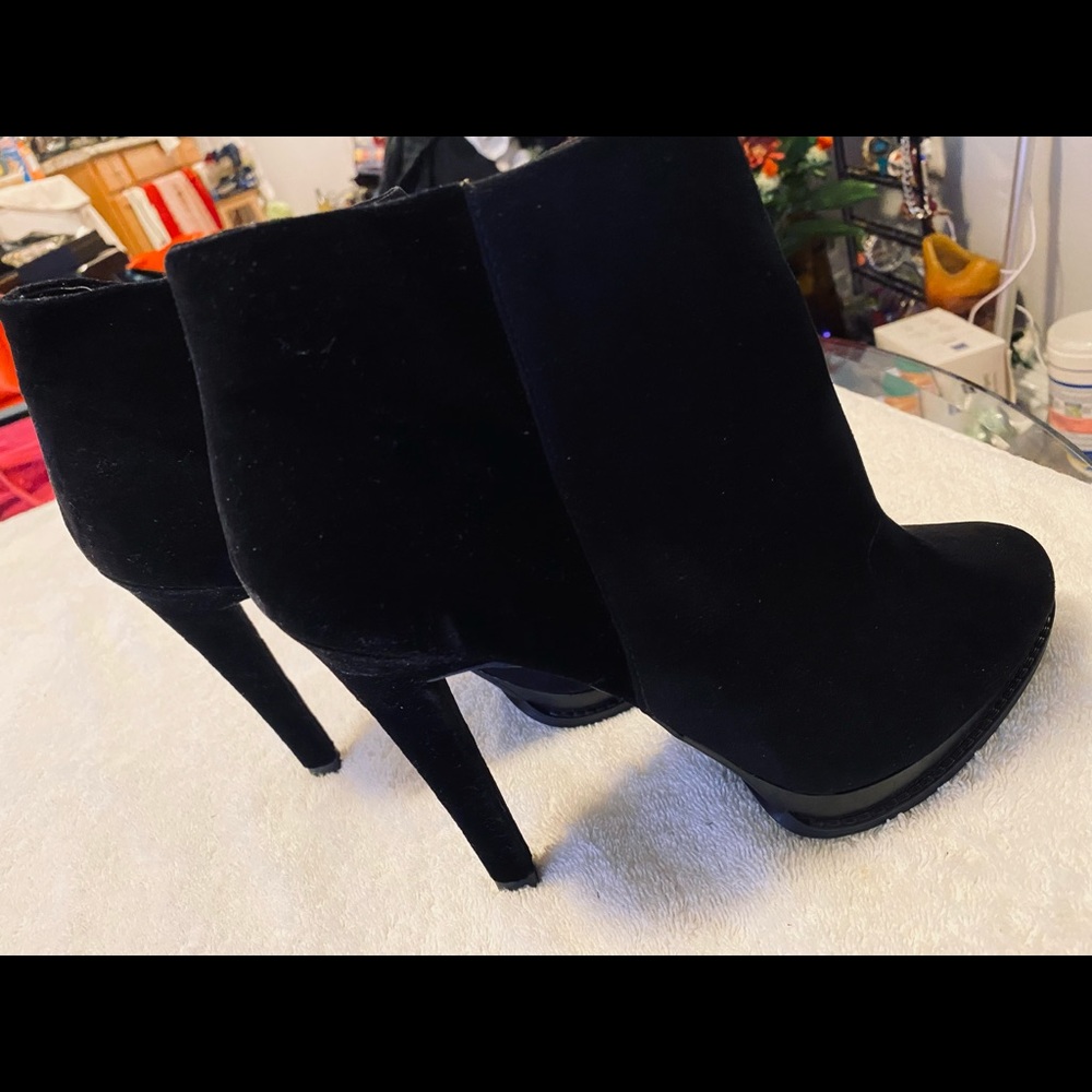 Brand New Premium Suede Ankle Boots By  ZARA - Size 41 EURO / 9.5 USA - box 18